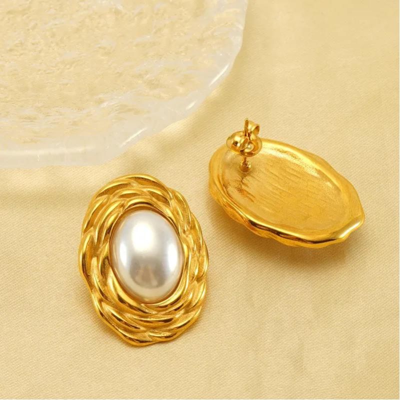 Aretes Uma Color Oro