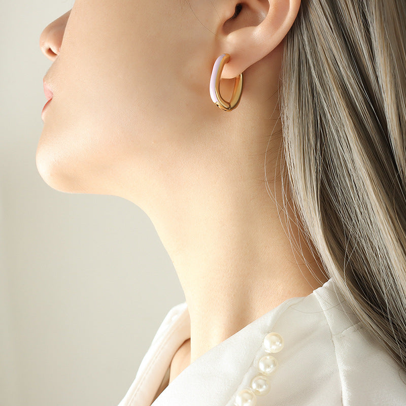 Aretes Blanca Ronda Con Esmalte