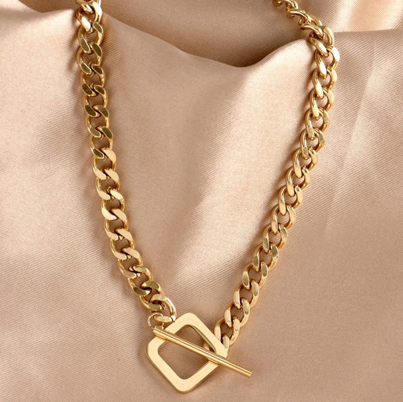 Collar Bella Color Oro