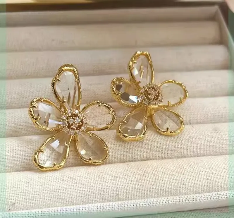 Aretes Jade Color Oro